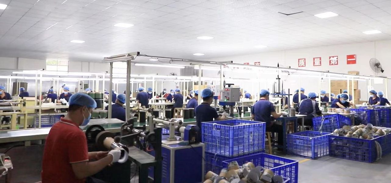 Dongguan Yongjian Paper Products Co., Ltd خط إنتاج المصنع