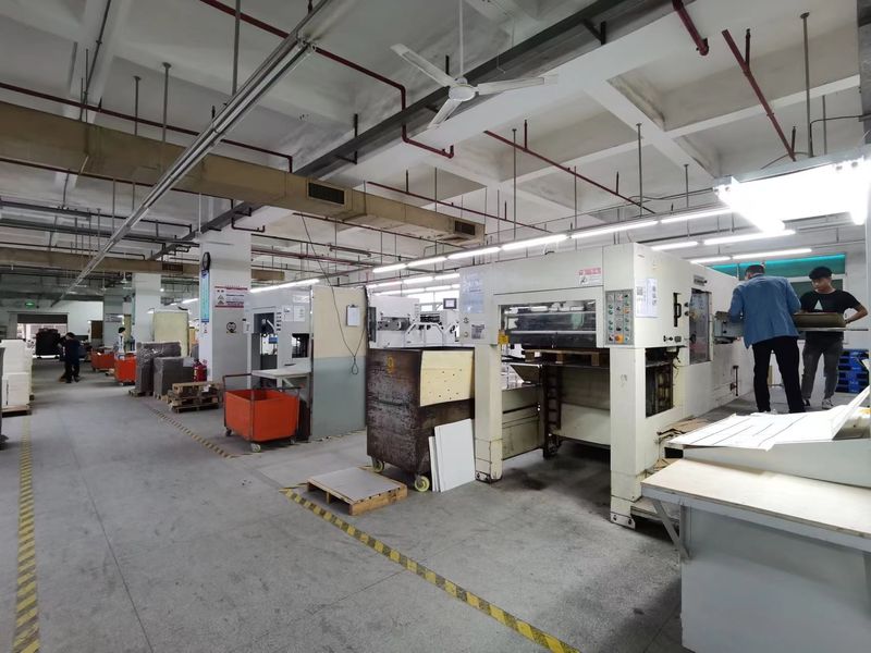 Dongguan Yongjian Paper Products Co., Ltd خط إنتاج المصنع