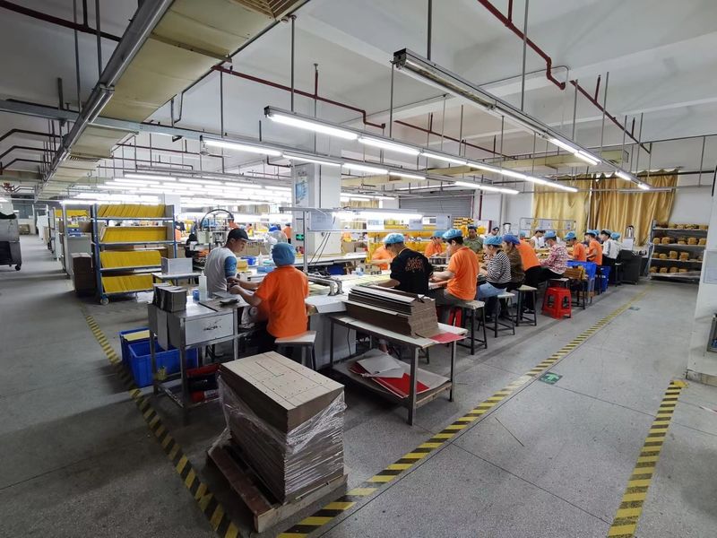 Dongguan Yongjian Paper Products Co., Ltd خط إنتاج المصنع